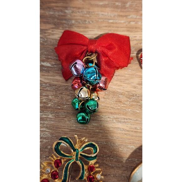 🎄 Vintage Christmas Holiday Brooch Pin Lot – Set of 7 – Festive Jewelry - Picture 8 of 16
